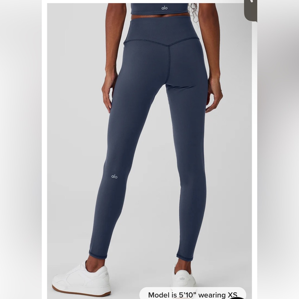 ALO Yoga Airbrush Winter Warm High-Waist Nocturne Legging Size Large Navy Blue